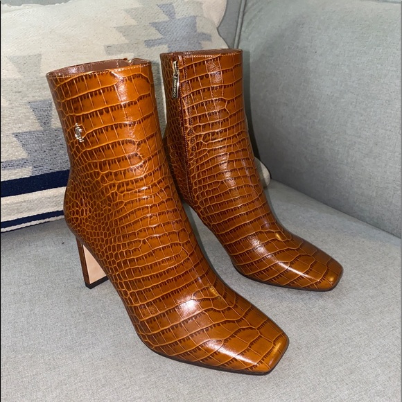 Jimmy Choo minori 85 croc embossed leather logo booties brown boots 35 NWT - Picture 2 of 14